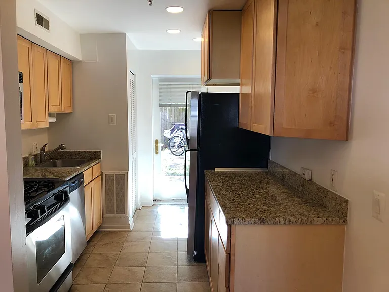 1411 Massachusetts Ave SE #1 — Photo 4