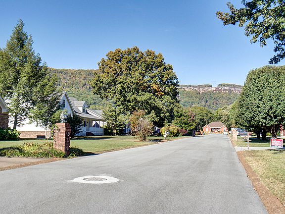 3rd image of 155 Willow Creek Dr