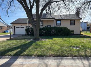 5513 Apache Rd, Great Bend, KS 67530