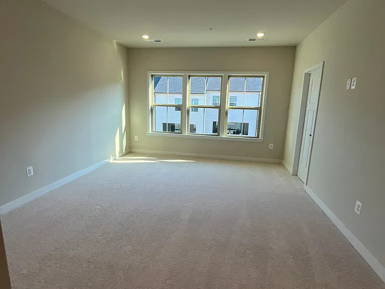 10142 Lake Linganore Blvd — Photo 4