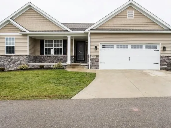 937 Crockett Cir, Canal Fulton, OH 44614