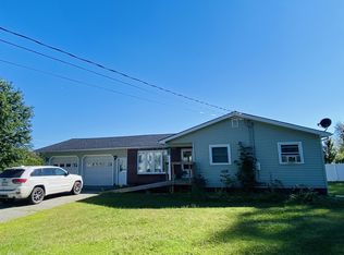 413 Elm St, Derby Line, VT 05830