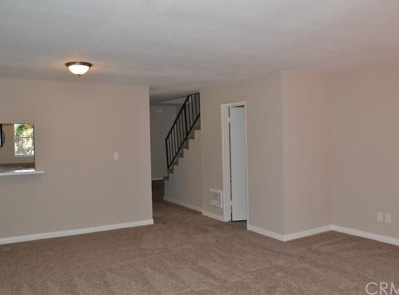 5th image of 719 N Eucalyptus Ave #28