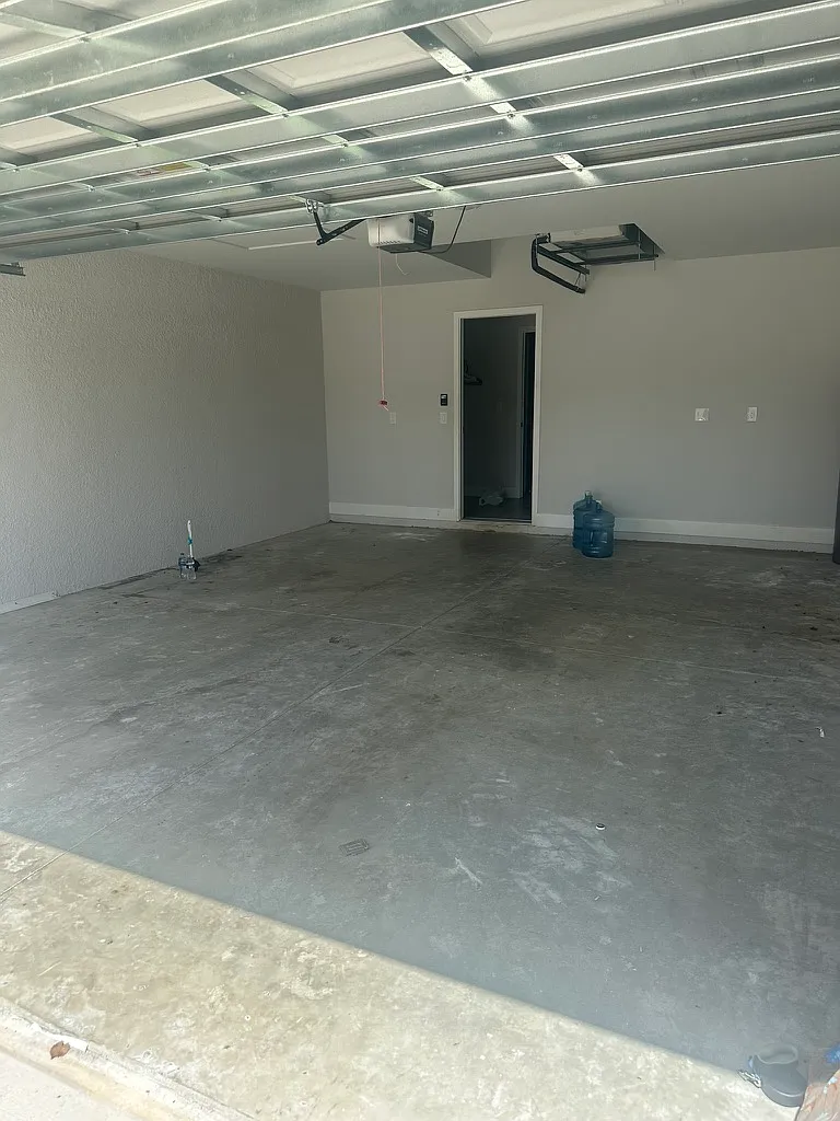 4 bed, 1750 sqft, $2,400 — Photo 2