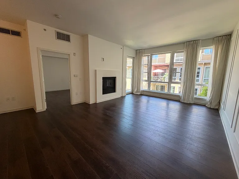 1620 NE Broadway St #517 — Photo 3