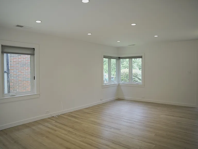 407 Green Springs Ave S — Photo 5