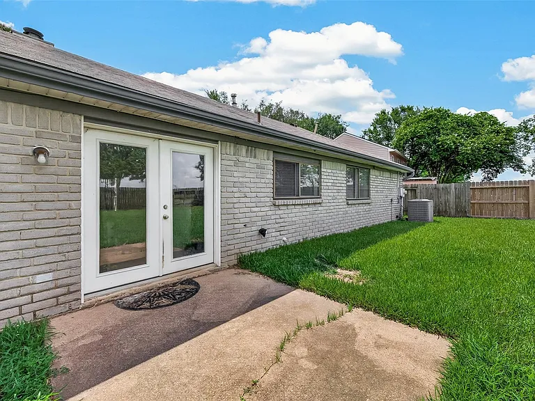2423 Anthony Hay Ln — Photo 31