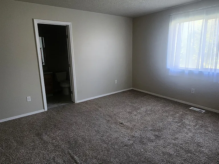 19815 Pembrook Ave — Photo 2