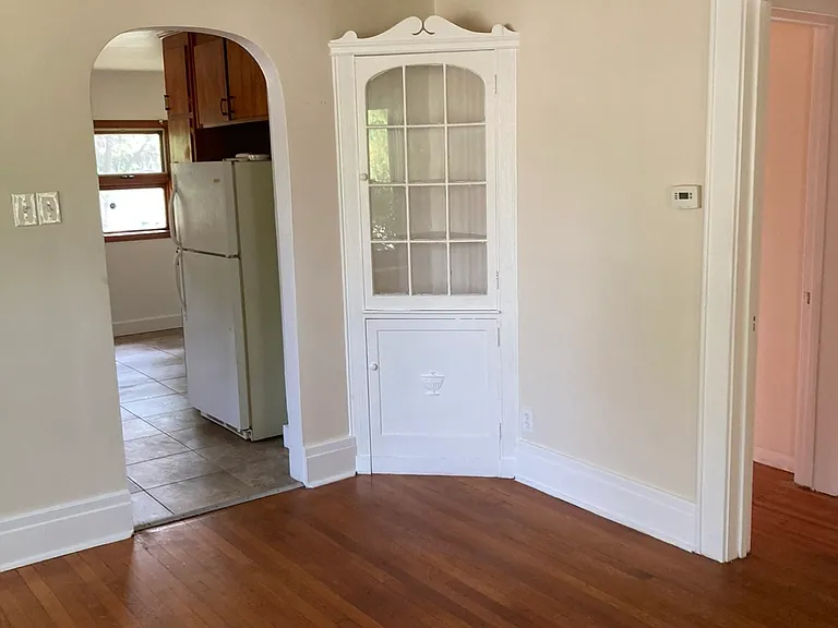 215 Rosemont Dr — Photo 3