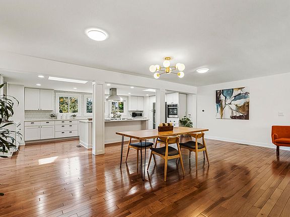 4th image of 3704 Swann St