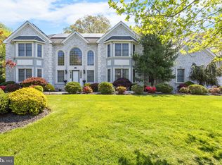 18 Wynwood Dr, West Windsor, NJ 08550