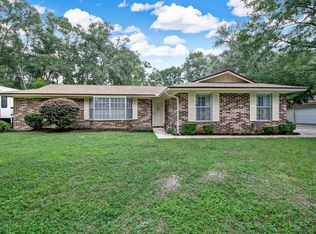 822 Branscomb Rd, Green Cove Springs, FL 32043
