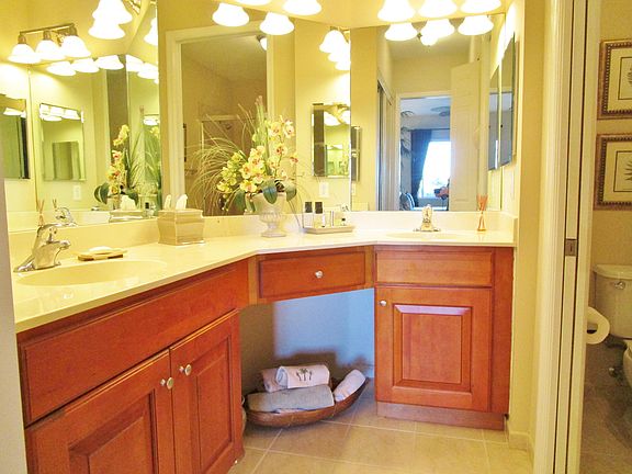 5th image of 3500 Oaks Clubhouse Dr APT 403