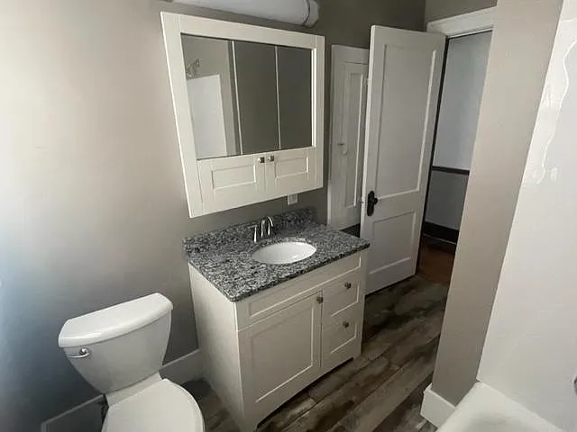 2950 Arlington Ave — Photo 4