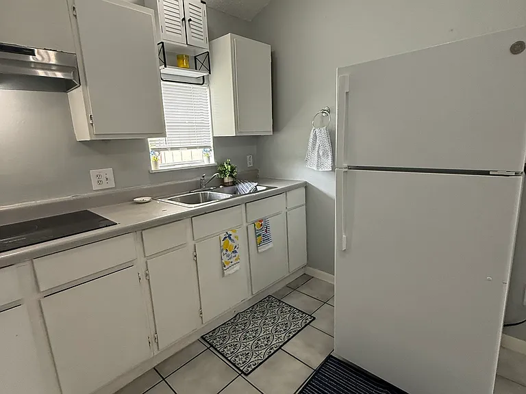 1750 Morales St #2 — Photo 6