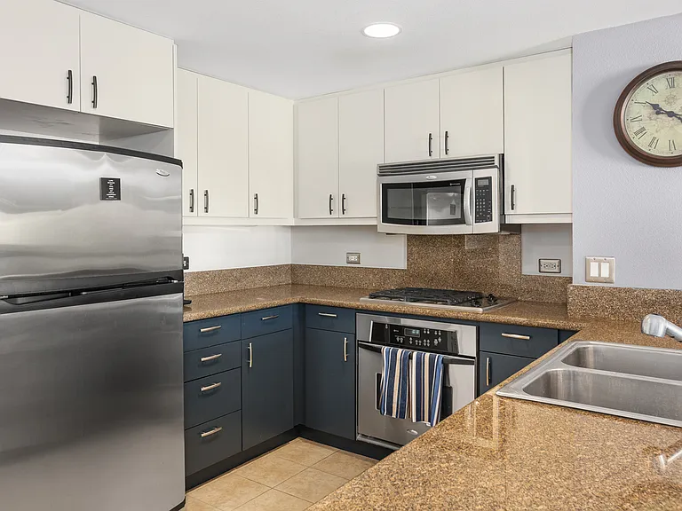 875 G St #302 — Photo 9