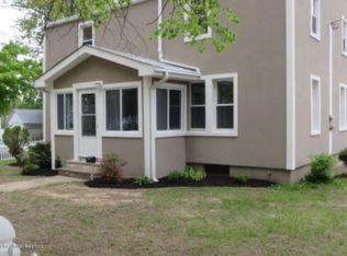 4 Clinton Ave, Eatontown, NJ 07724