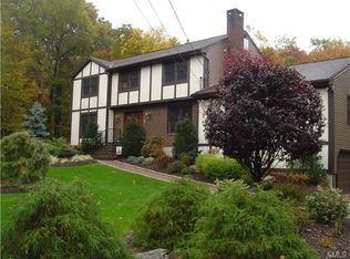 11 Winhall Ln, Trumbull, CT 06611