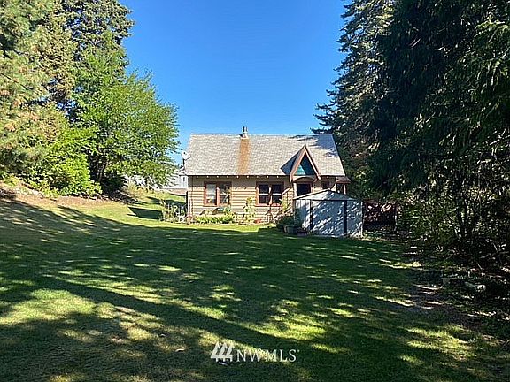 3rd image of 2551 Auvil Ave