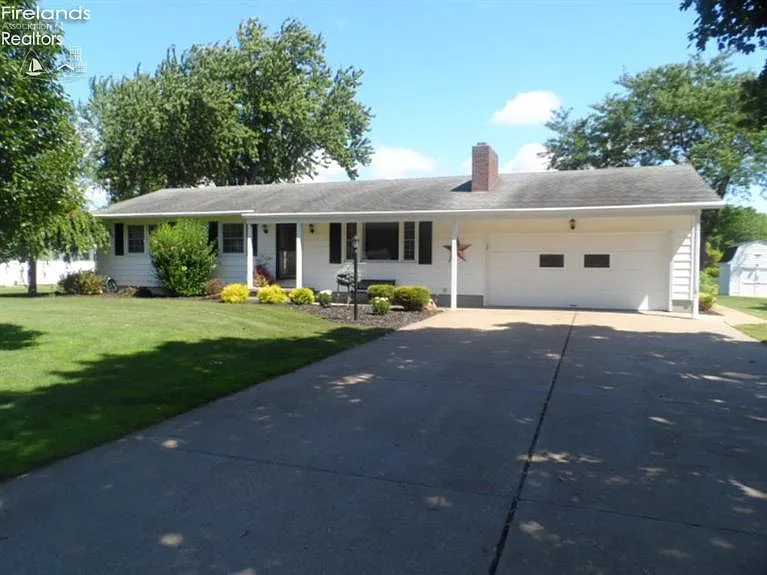 2109 Neill Dr photo 1