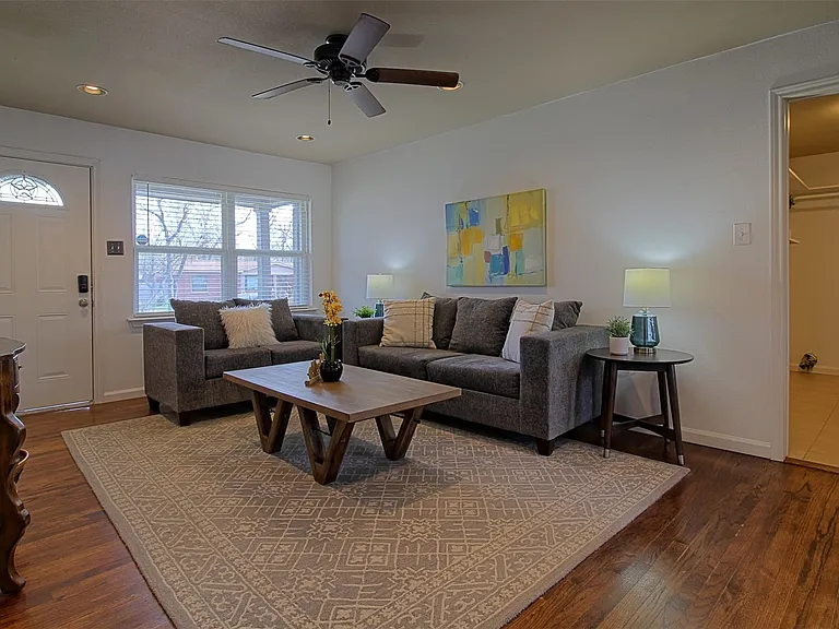 10849 Cotillion Dr — Photo 7