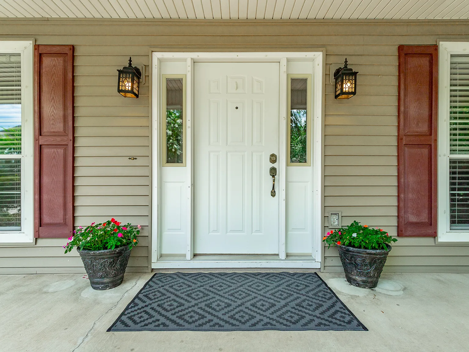 6405 Flag Point Dr — Photo 4