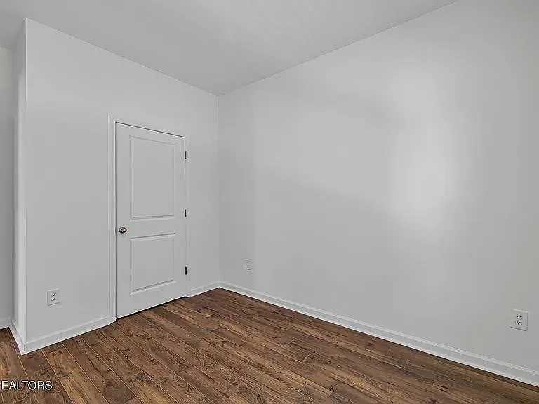 12301 Manhattan Ln — Photo 9