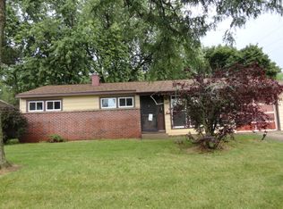 102 Del Rio Rd, Carpentersville, IL 60110