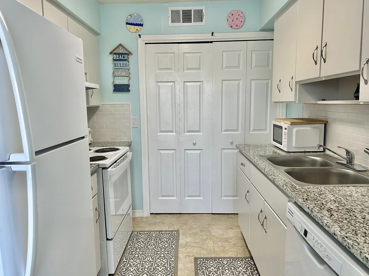 Building Photo - 8460 Gulf Blvd #202