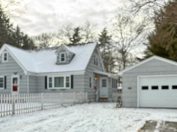 23 Sims Street, Claremont, NH 03743