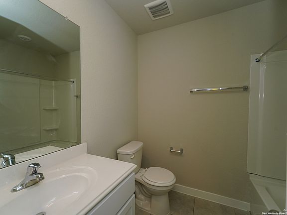 4th image of 7535 Toldeo Bend