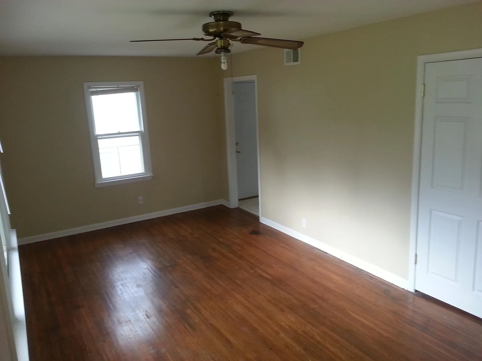 2 bed, 720 sqft, $875 — Photo 3