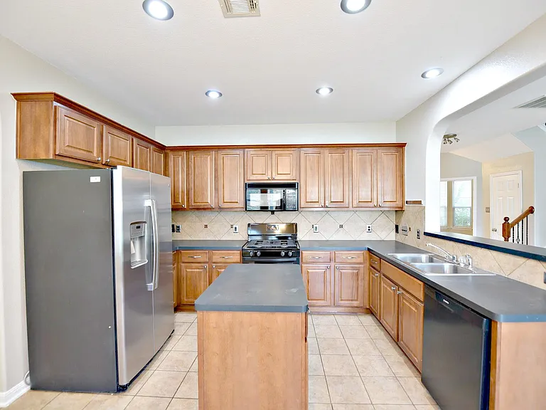 2806 Stirrup Cv — Photo 9