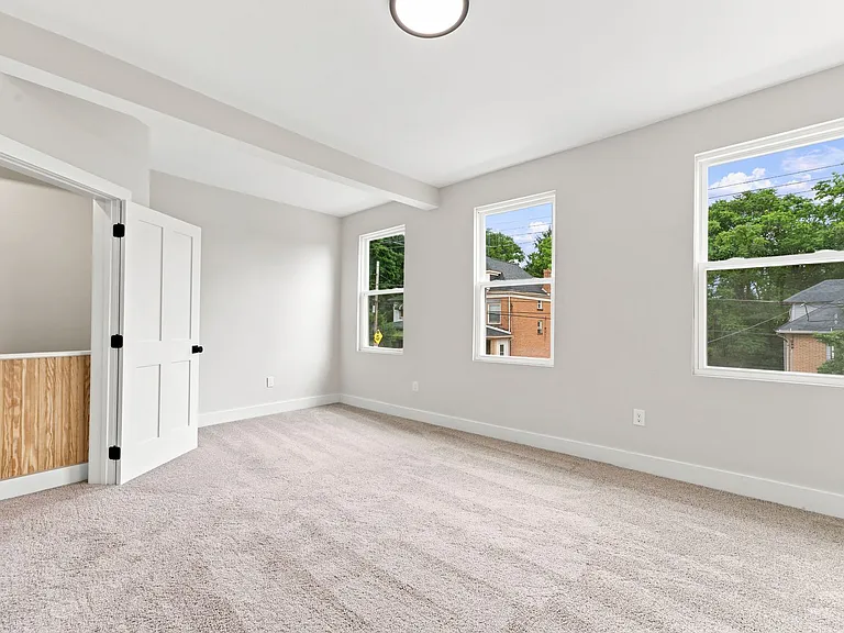 325 N Aiken Ave — Photo 18