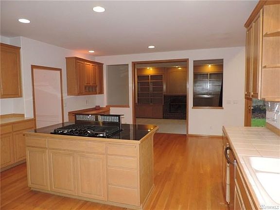 5th image of 16310 NE 50th Way