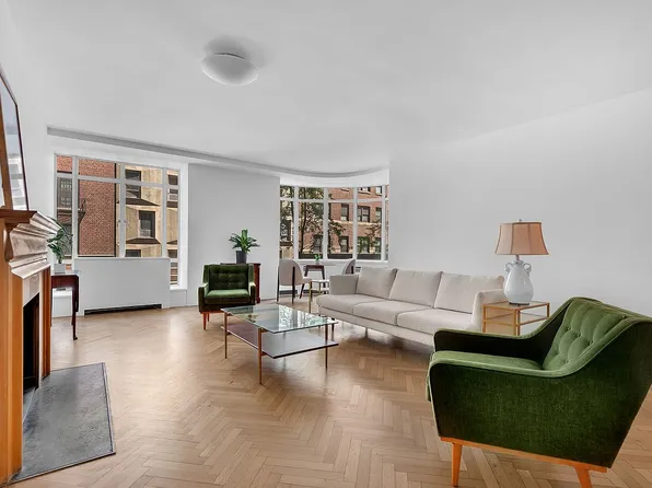 24 W 55th St APT 3D, New York, NY 10019