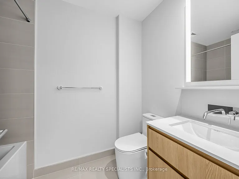 322 Dupont St #907 — Photo 25