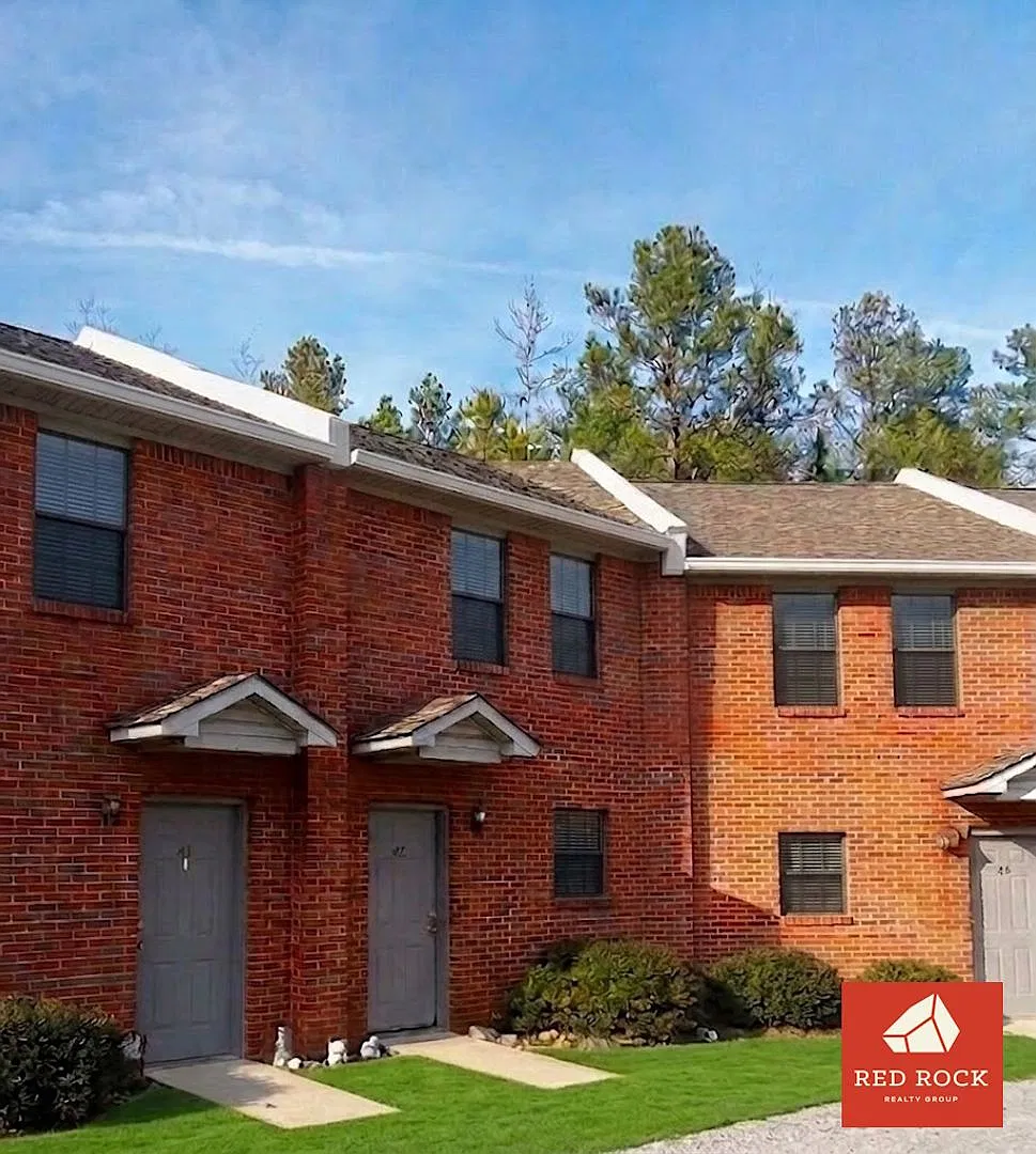 Pine Woods Apartments - West Blocton, AL — Photo 1
