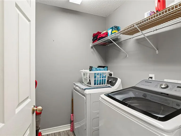 8650 Hamilton Bridges Dr S — Photo 23