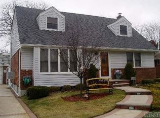 91 Emerson Ave, Levittown, NY 11756