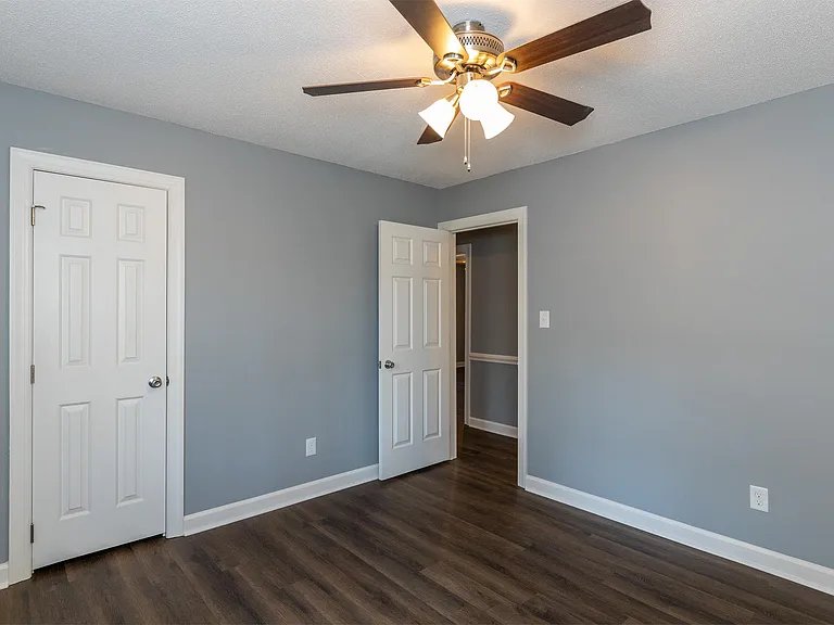 1601 Homestead Rd — Photo 11