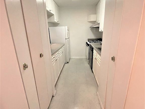 3rd image of 580 Main St #6