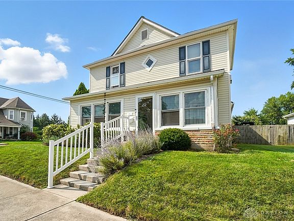 4th image of 228 W Oakwood St