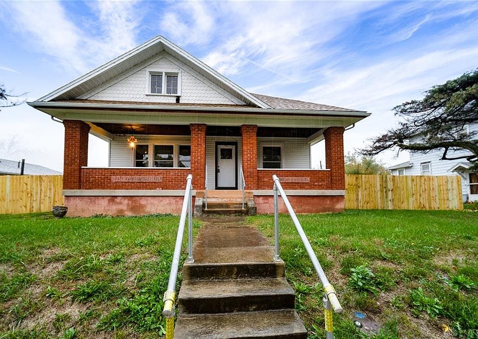 1st image of 221 Anna St