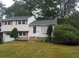 116 Knolls Rd, Bloomingdale, NJ 07403