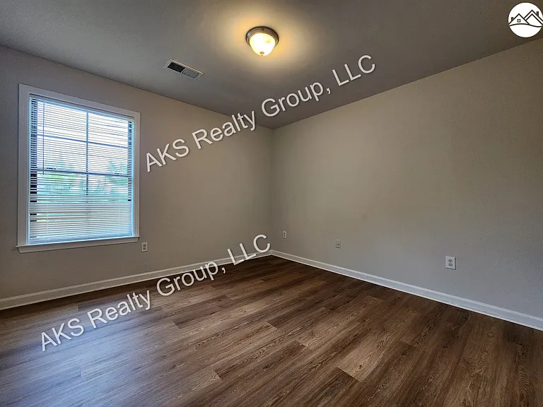 2269 Ridgemont Dr — Photo 11