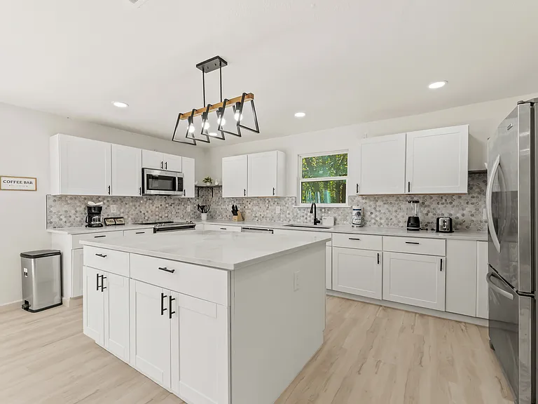 1813 Erwin Pl — Photo 17
