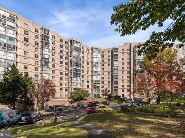 19385 Cypress Ridge Ter Unit 415, Leesburg, VA 20176