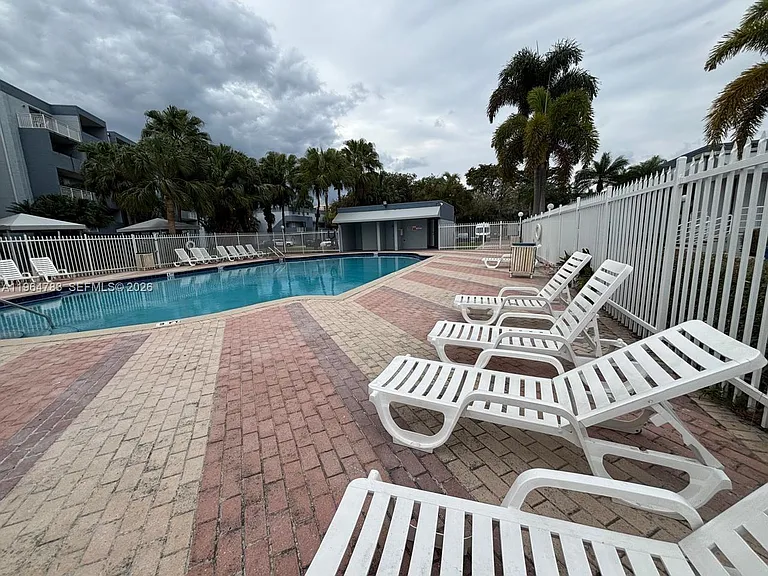 9365 Fontainebleau Blvd #E105 — Photo 31