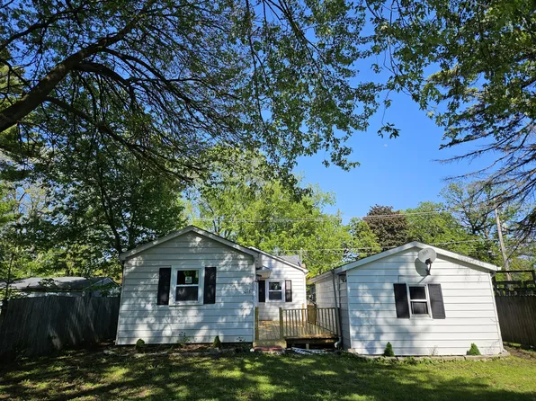 3015 Ezekiel Ave, Zion, IL 60099